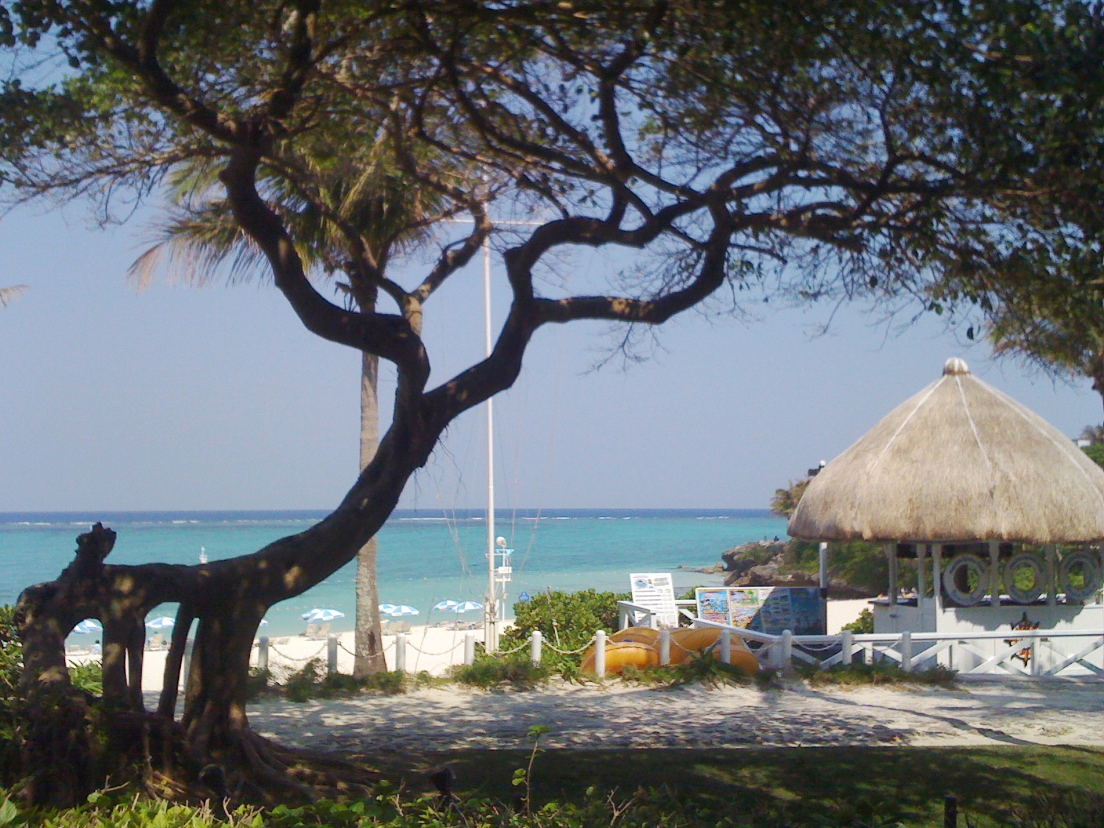 Moon Beach Okinawa, Japan JAPAN WEB MAGAZINE