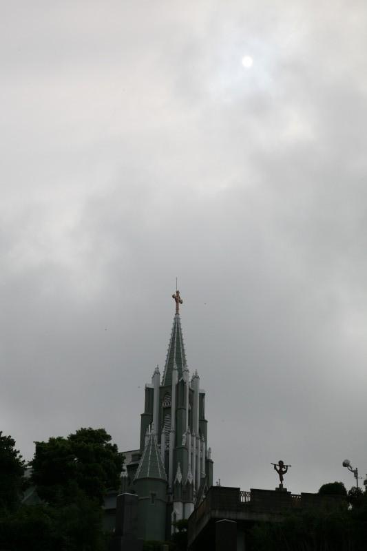 寺院と教会が見える風景