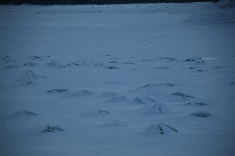 凍結した糠平湖