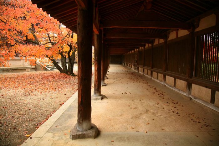 秋の法隆寺