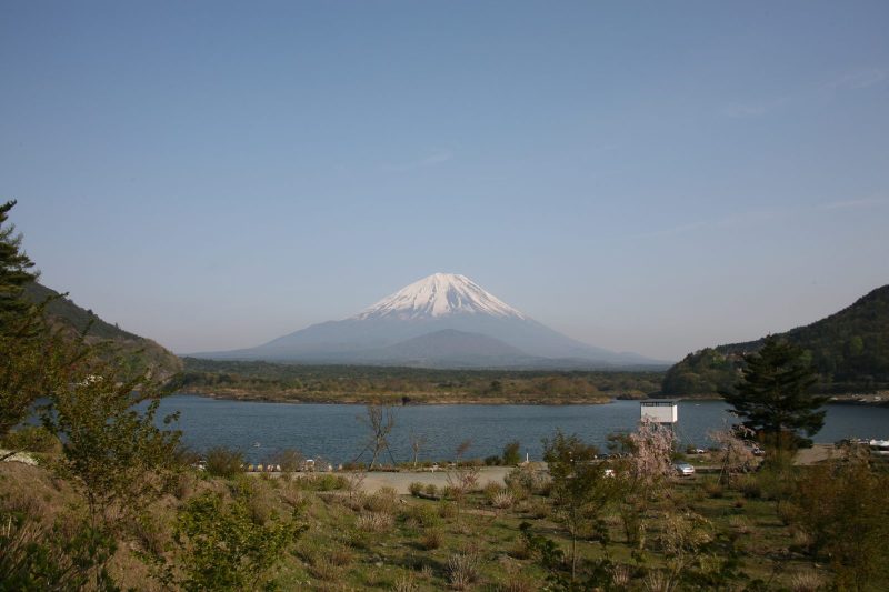 精進湖から見る富士山