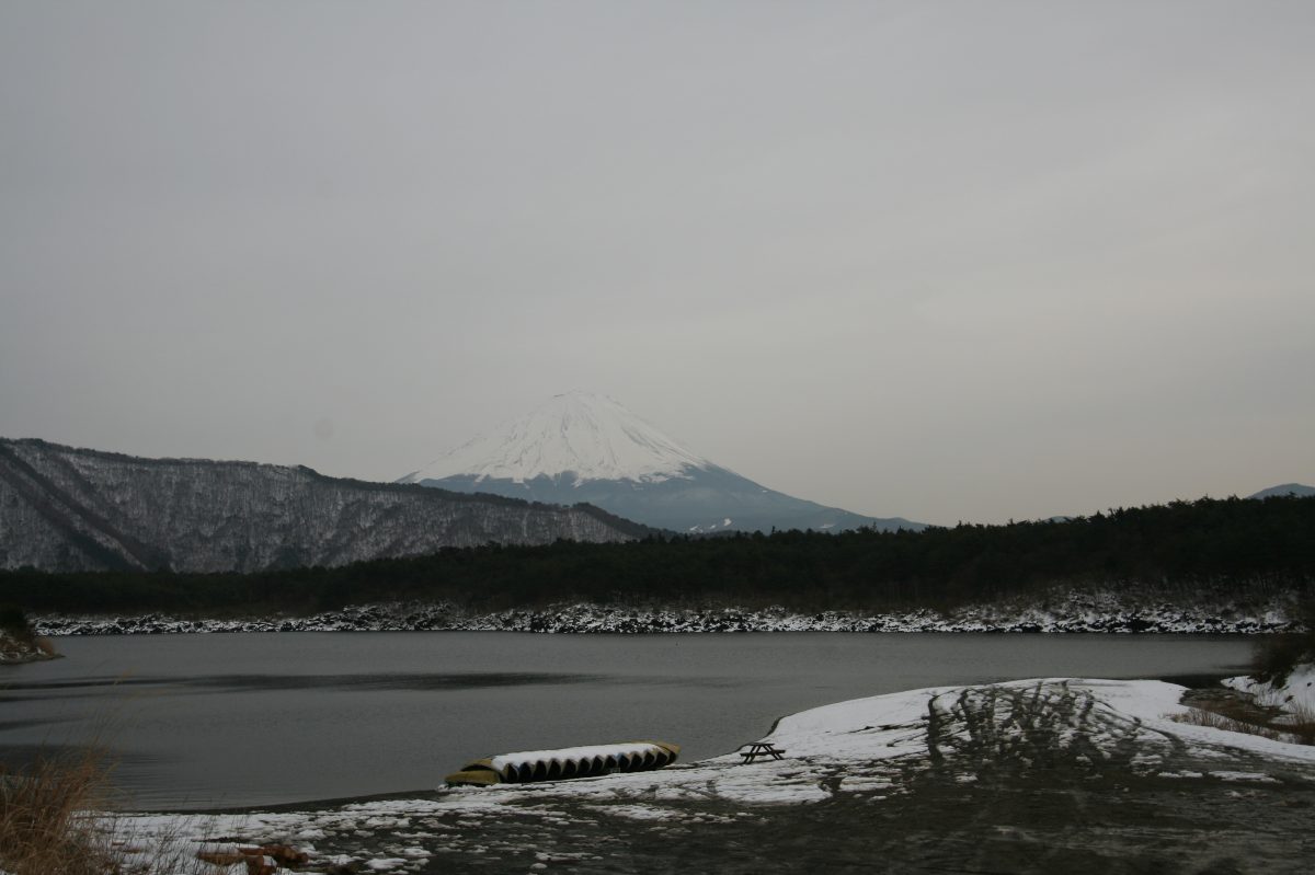 西湖から見る富士山
