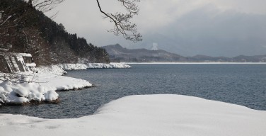 冬の田沢湖