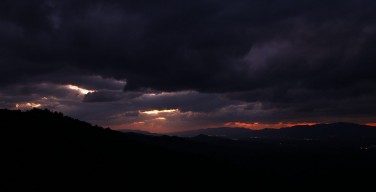美しい日本の風景　吉野の夕暮れ