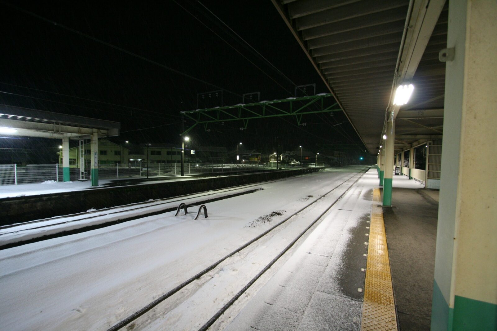 雪の夜の加茂駅　新潟