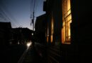 日暮れ時の街角　たそがれ時の町並みの美しい風景　日本各地の薄明りの風景