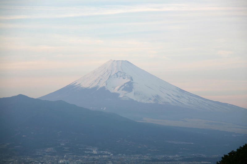 冬の富士山のある風景　日本の美しい風景　