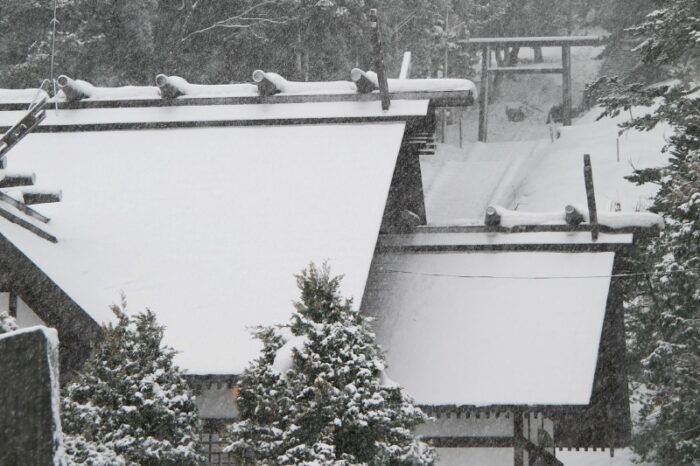 神社と雪の美しい風景　一度は見てみたい雪の神社　日本の雪景色