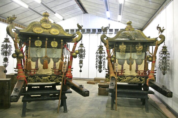日吉大社境内の神輿