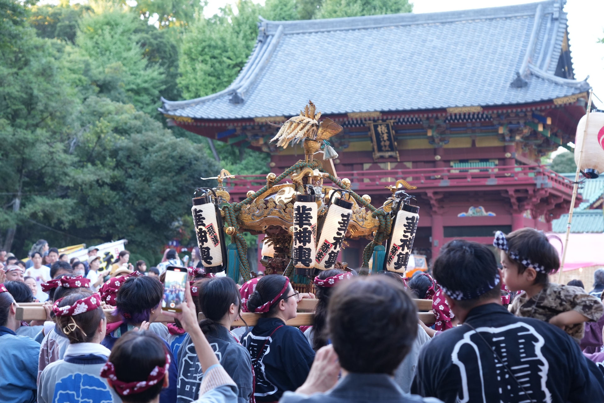 「天下祭り」の一つにも数えられた根津神社の祭礼　江戸情緒漂う美しい祭り