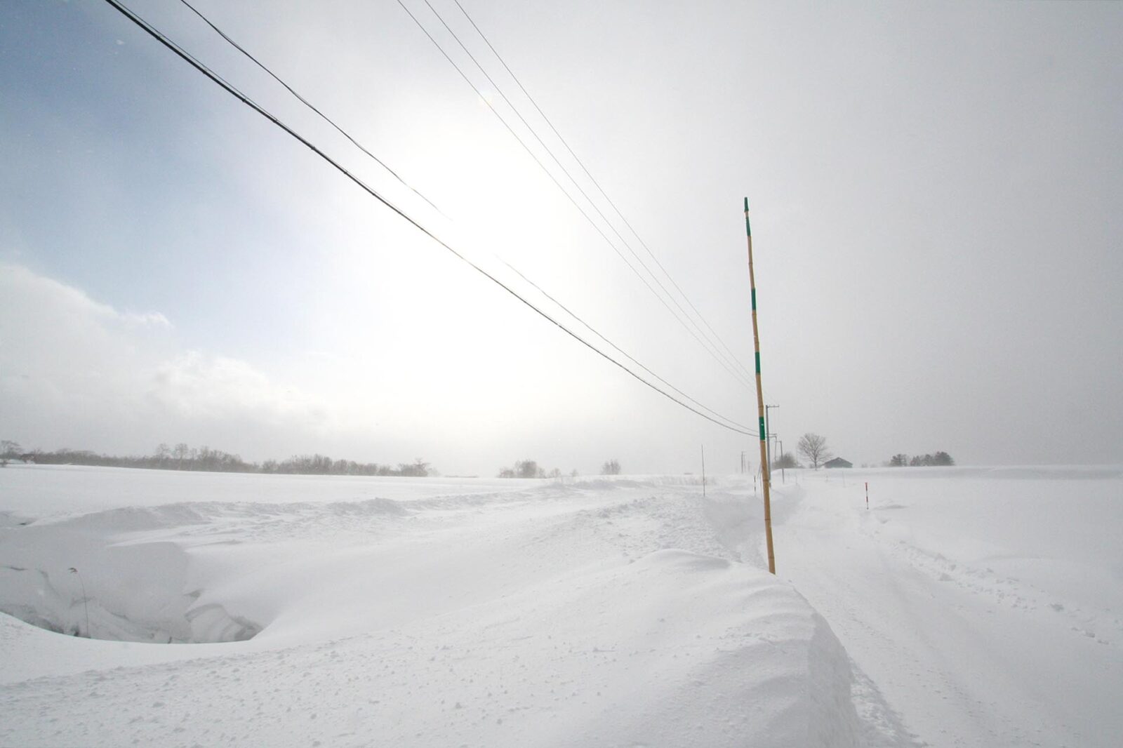 冬の北海道の道路
